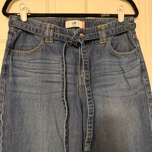 CAbi Beau Jeans #4904 Size 8 Fall 2025 - Picture 8 of 14